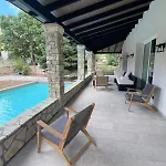 Eleni's * Kandíla