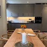 Eleni's Kandíla