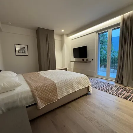 Eleni's * Kandila (Arcadia)