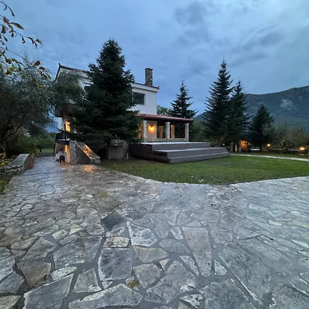 Eleni's Villa *